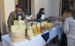 Húsvéti kézműves vásárt tartottak a Petry-udvarban