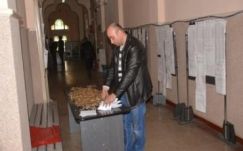 Egybanisokkal fizette ki a bírságot a megbüntetett sofőr