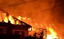 Tűz ütött ki Szovátán egy műanyag lerakatban