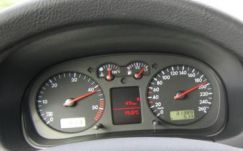 Hétfőn két gépkocsivezető is több mint 200 kilométeres sebességgel száguldott