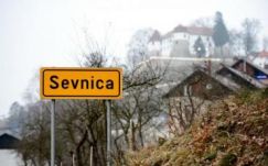 First Lady néven új termékeket árusít Melania Trump szlovéniai szülővárosa