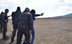 Nagy durranás volt: Hargita megyei újságírók lövöldöztek 