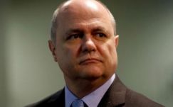 Lemondott a francia belügyminiszter, miután vizsgálat indult ellene