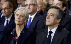 Az ügyészség szerint a Fillon házaspár hamis munkaszerződéseket mutatott be