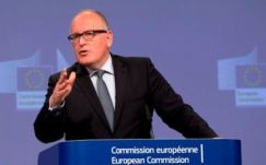 Az EB-alelnök szerint össze kell fogni Magyarország és Lengyelország ellen