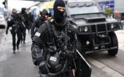 Eljárás indult az Orly repülőtéren lelőtt támadó két feltételezett segítője ellen