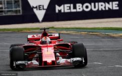 Vettel nyerte a Forma-1 idénynyitó futamát Melbourne-ben