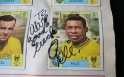 Elkelt a világ legértékesebb futballmatrica-albuma