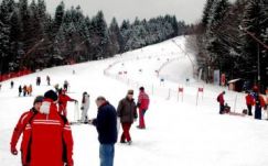 A világ minden sípályájára eljutnak az Erdélyben gyártott sportszerek