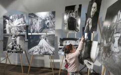 A feledés határán fotóz a marosvásárhelyi Both Gyula