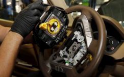 Több millió életveszélyes autót hív vissza a Toyota