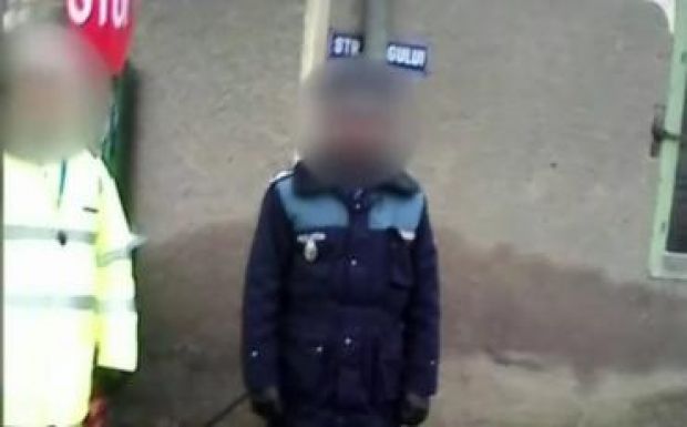 Súlyos bírságot fizet, mert Facebookon sértegetett egy rendőrt