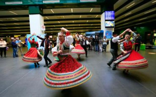 Tánccal és házicsokival népszerűsítik Bihar megyét Olaszországban