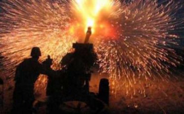 A kelet-ukrajnai tűzszünet ellenére egyre hevesebben támadnak a szakadárok