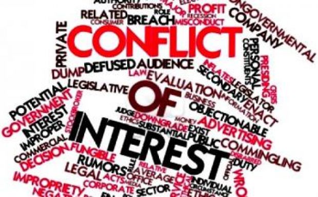 Kikerül a Btk.-ból az érdekellentét fogalma?