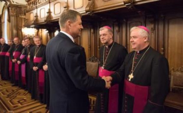 Aggódik a romániai katolikus püspöki kar a marosvásárhelyi gimnáziumért