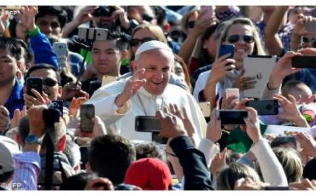 Ferenc pápa: meg kell állítani a világot elpusztító erőszakot