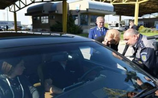 Miniszter: a román és a magyar fél rossz kommunikációján is múltak a határ menti torlódások