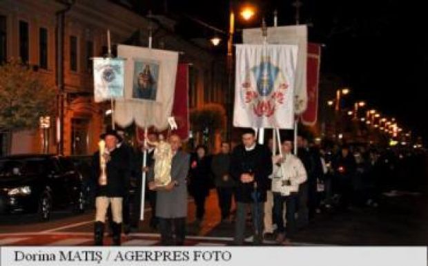 Több százan vettek részt Marosvásárhelyen a római katolikus körmeneten