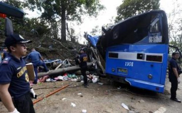 Szakadékba hajtott egy busz a Fülöp-szigeteken