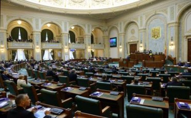Módosították és kiegészítették a szenátus házszabályt