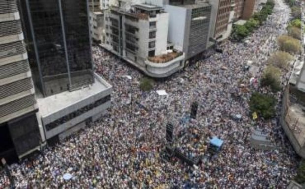 Minden idők legnagyobb tüntetésére készülnek Venezuelában