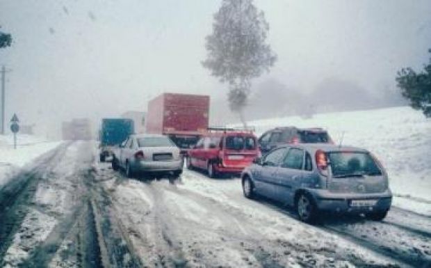 Akadozik a vasúti és a közúti forgalom Hargita megyében