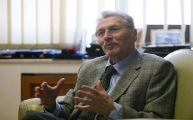 Constantinescu: furcsa, hogy a történelmet az ügyészség írja