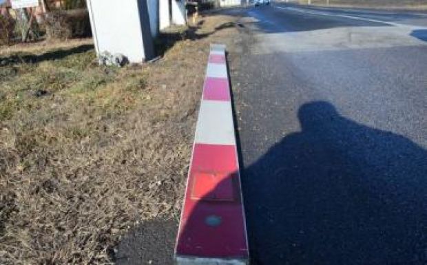 Sorompót tört le Debrecenben egy romániai sofőr, keresi a rendőrség