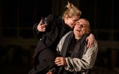 Bács Miklós veszi át Faust szerepét a Silviu Purcărete rendezte előadásban