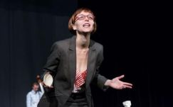 Visky András Pornó című előadása Kolozsváron vendégszerepel