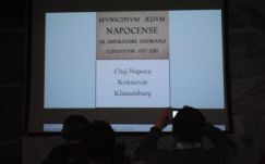 Három plusz egy nyelvű helységnévtáblákat helyeznek ki Kolozsváron