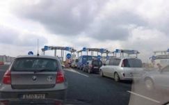 Gyors intézkedést kér az RMDSZ a határátkelőkön tapasztalt torlódások megszüntetésére