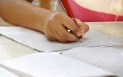 Tervezet: a megyei tanácsoknak díjazniuk kell a tantárgyversenyeken jól szereplő diákokat