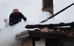 Családi ház égett le Csíkszentmihályon, hatan laktak benne