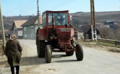 Legfelsőbb bíróság: jogosítvány nélkül is lehet traktort közutakon vezetni