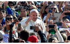 Ferenc pápa: meg kell állítani a világot elpusztító erőszakot