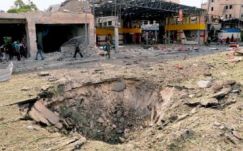 Legalább 22 ember meghalt egy buszkonvoj elleni öngyilkos merényletben