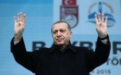 Török népszavazás: az elnöki rendszert támogató voksok állnak győzelemre 