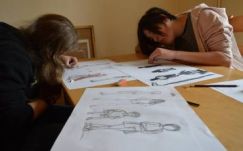 Alternatív képzőművészeti tehetséggondozás zajlik Gyergyószárhegyen