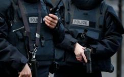 Négy embert előállítottak a francia terrorelhárítók