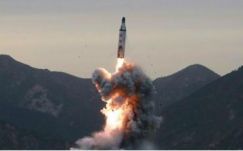 Észak-Korea újabb rakétát lőtt ki: veszélyben Szöul és Tokió