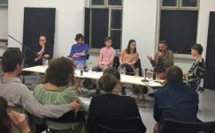 Bele kell-e a művészetnek szólnia a politikába? És ha igen, hogyan? 