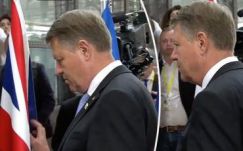 Háborognak a britek Klaus Johannis államfő gesztusán