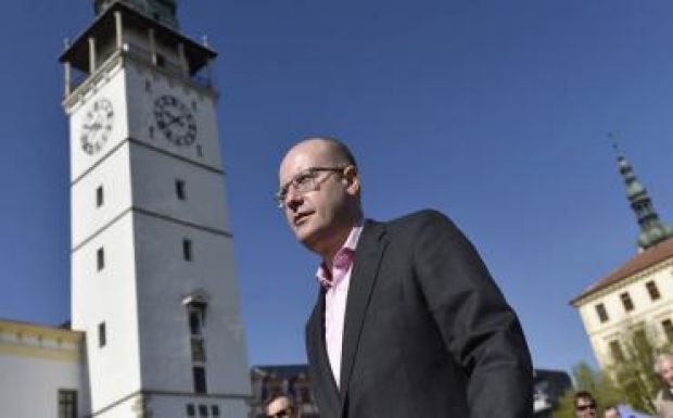 Bejelentette kormánya lemondását a cseh miniszterelnök