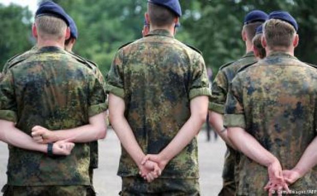 Állami vezetők életére akart törni a magát menekültnek álcázó német katona