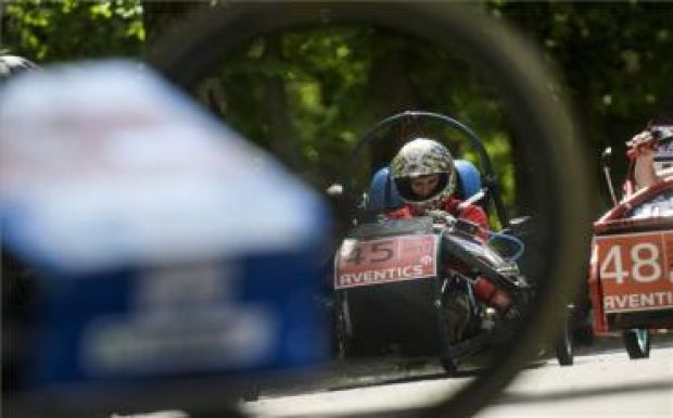 A Sapientia masinája is ringbe szállt a sűrített levegővel hajtott járművek versenyén
