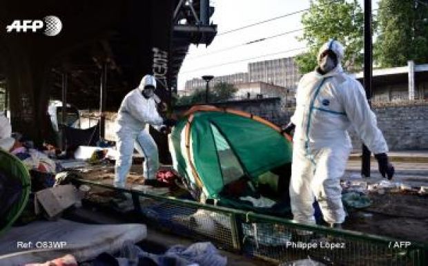 Ismét felszámolnak több illegális migránstábort Párizsban