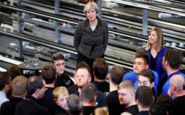 Államosítást és adóemelést is tartalmaz a brit Munkáspárt választási programtervezete