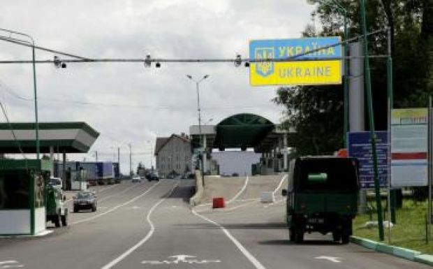 Jóváhagyták az Ukrajnának vízummentességet biztosító jogszabályt